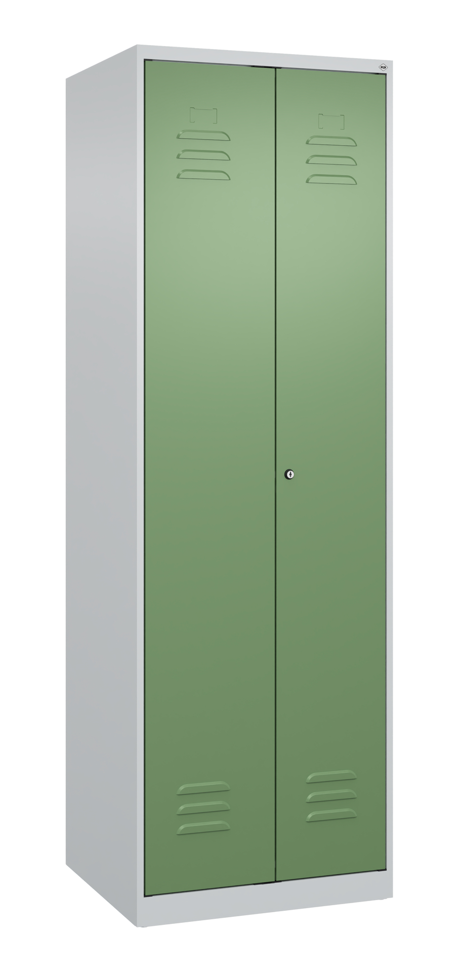 Grüner Spind steht in leerem Raum mit metallischen Lüftungsschlitzen.