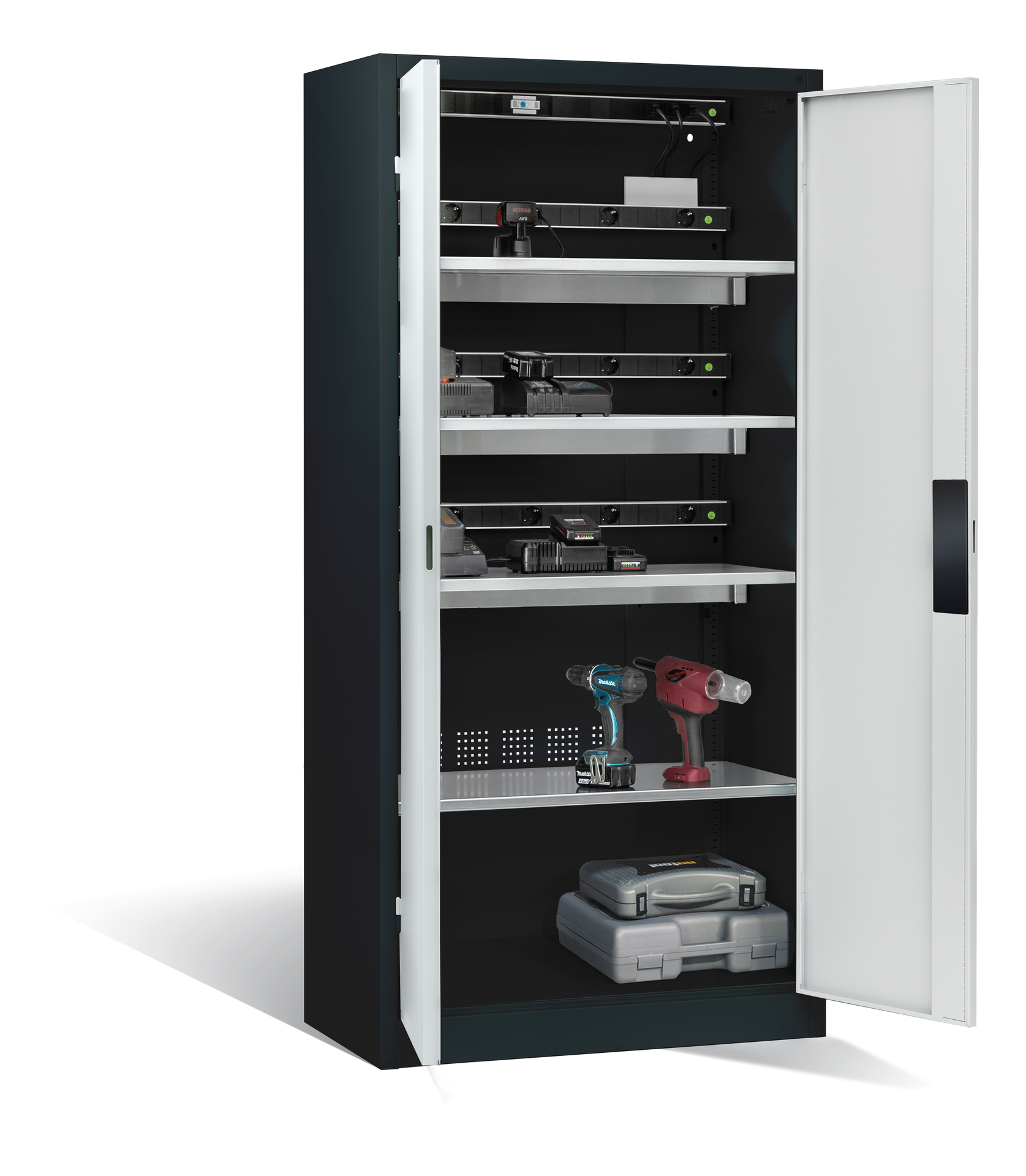 Schwarzer Werkzeugschrank mit Elektrowerkzeugen und integrierter Ladestationen.