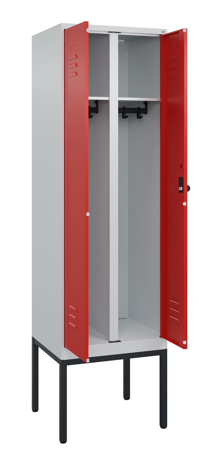 Metallspind mit roten Türen, steht geöffnet in einem Raum.