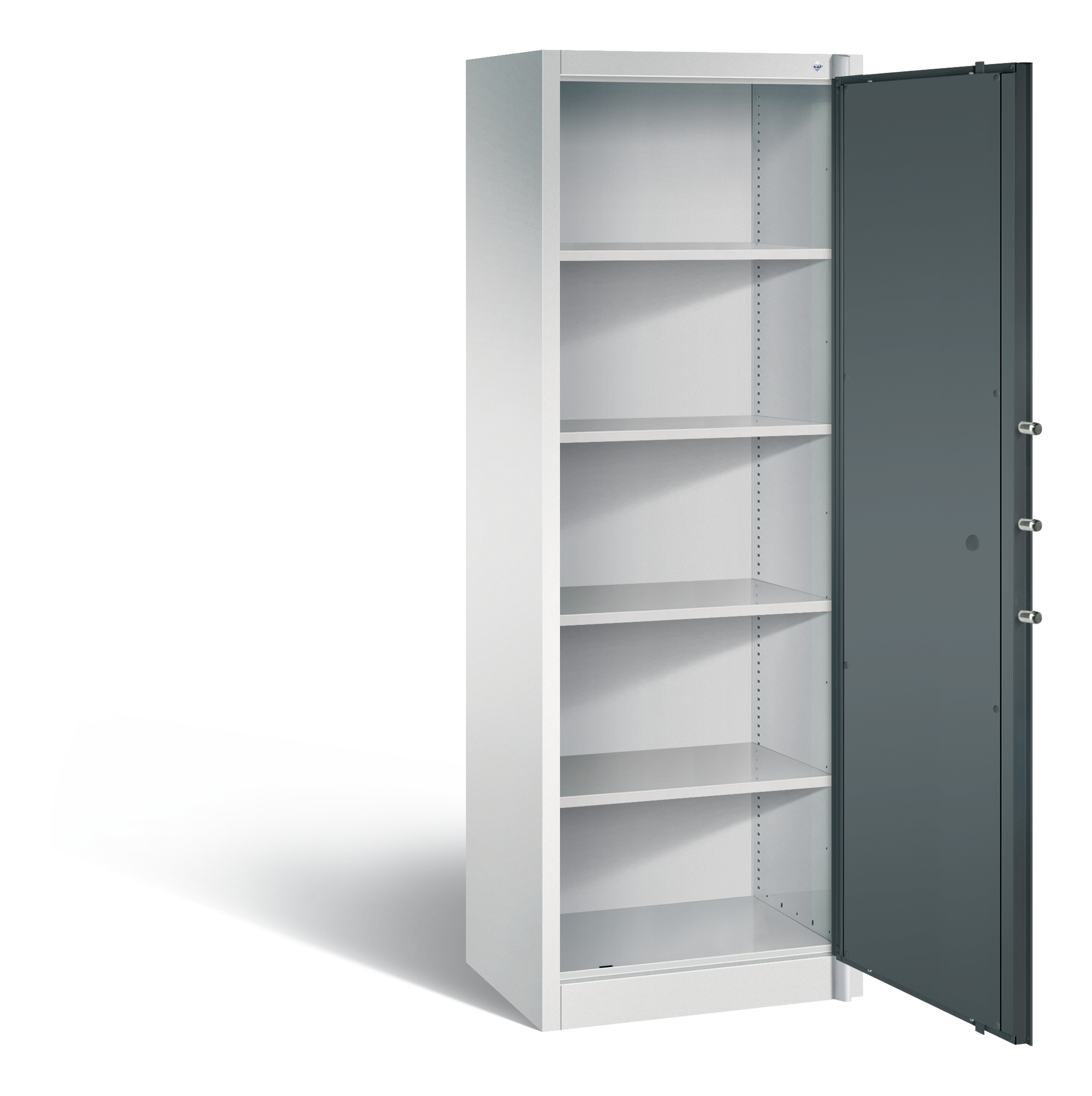 Metallschrank offen mit fünf leeren Regalen im weißen Studiohintergrund.