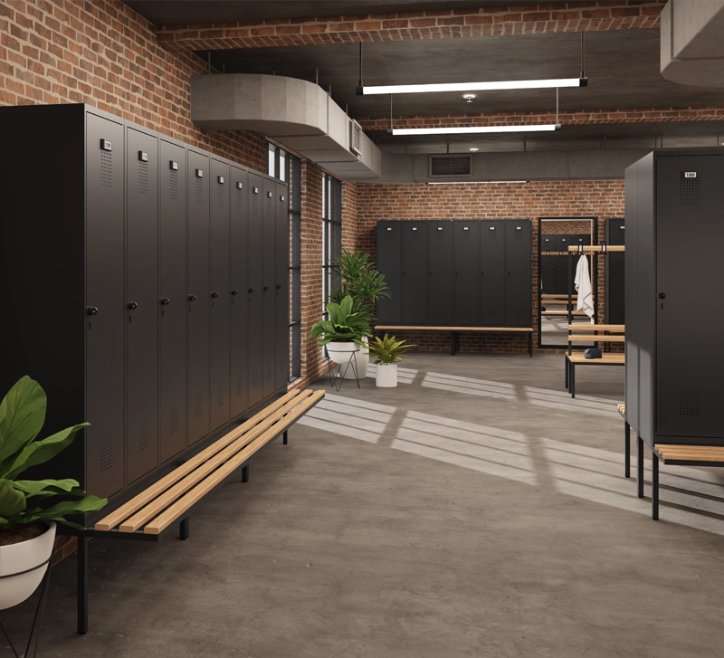 Umkleideraum mit schwarzen Schließfächern und Holzbänken im Industrie-Design.