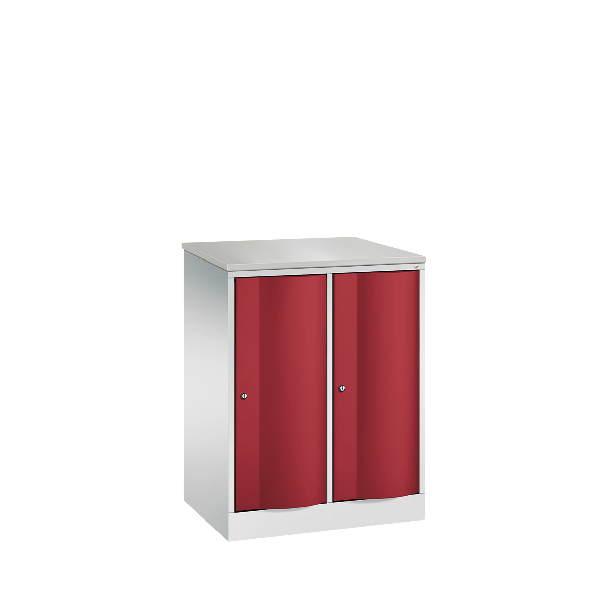 Roter Metallschrank stehend auf weißem Hintergrund.