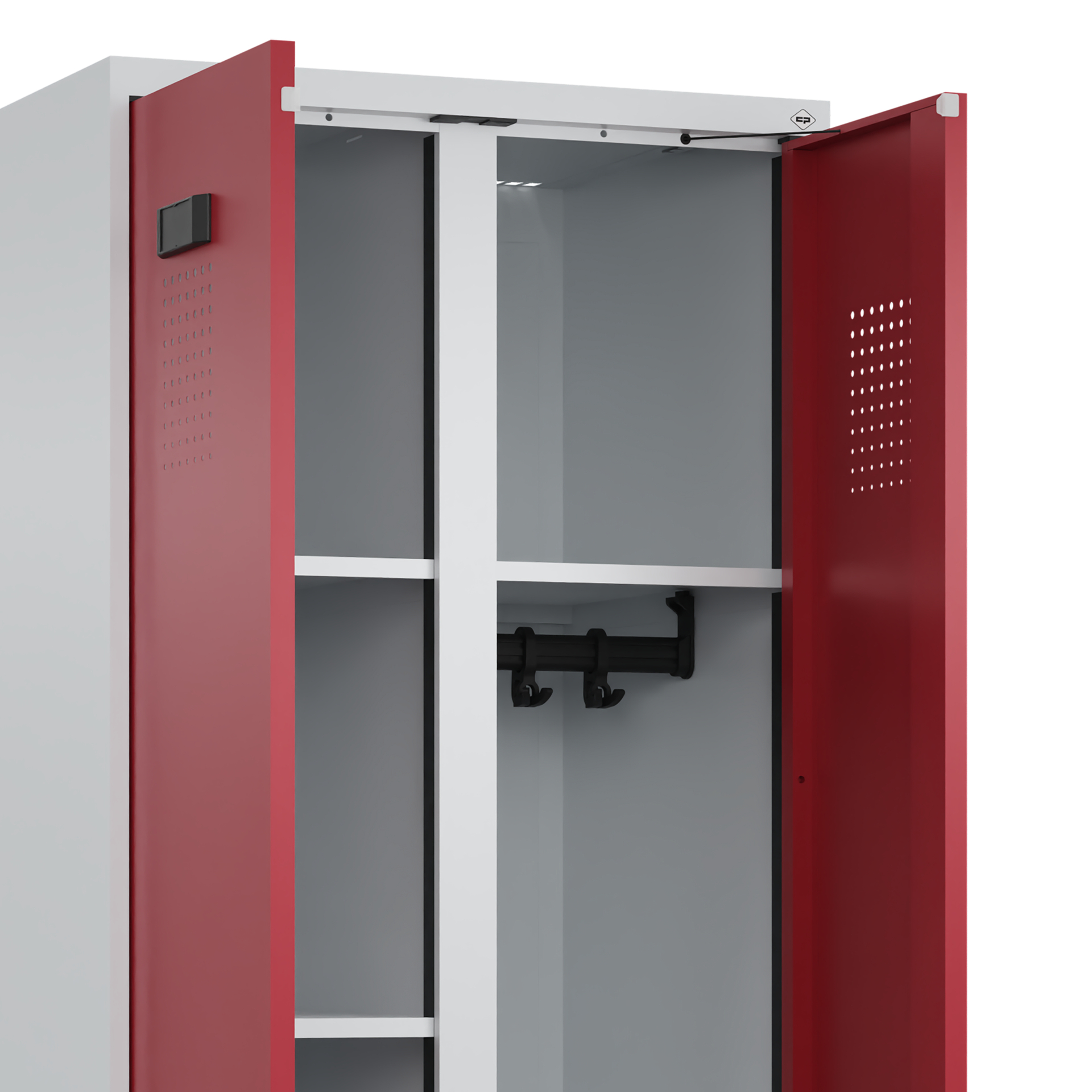 Geöffneter Stahlschrank mit roter Tür, zeigt leere Regale und Kleiderhaken.