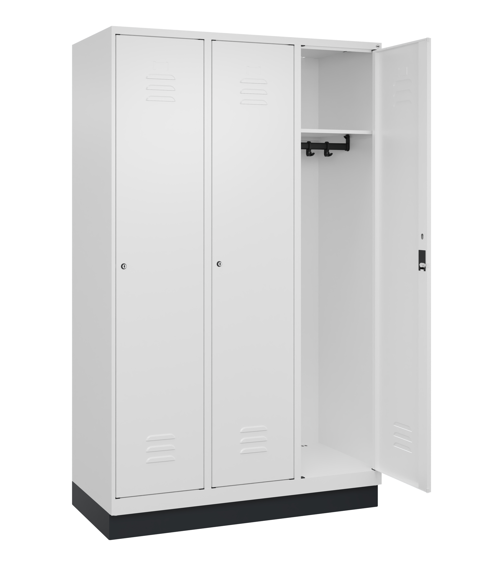 Großer Metallspind mit offener Tür, zeigt Kleiderstange und Fächer.